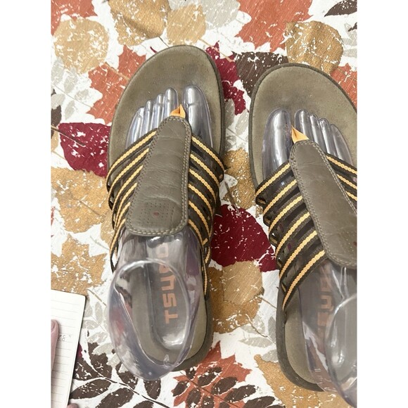 Tsubo Brown Slip On Flip Flop Sandals Size 9 Toe Thong Slip on Comfort Leather - Picture 3 of 8